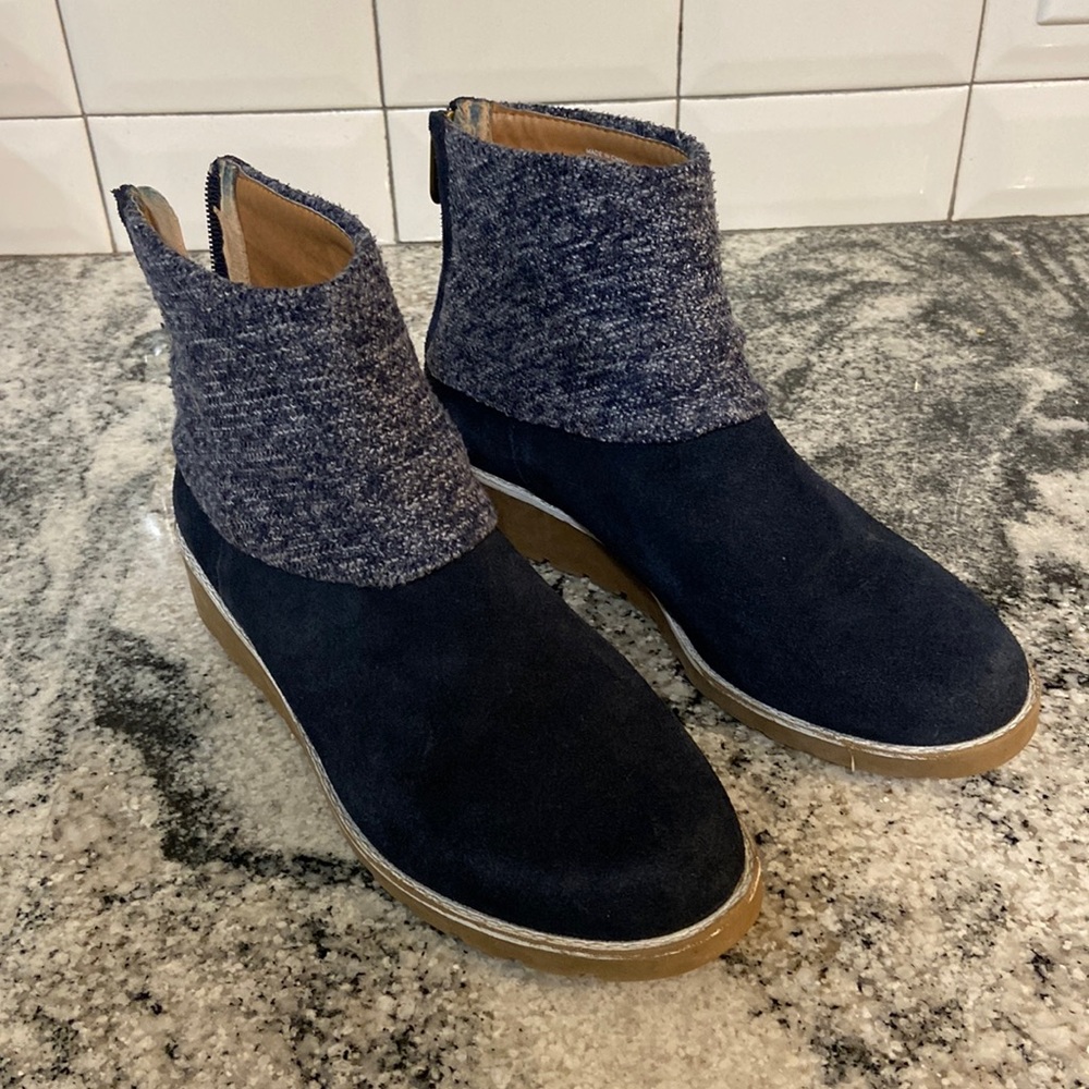 Adrienne Vittadini size 8 booties